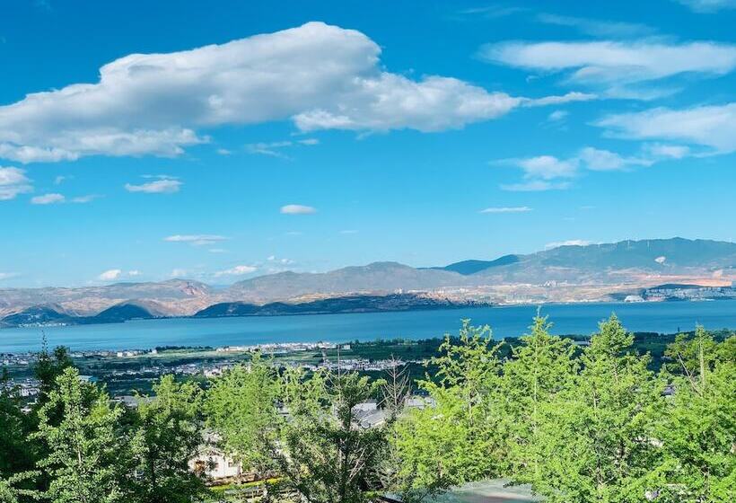 Номер Премиум Вид на Озеро, Hilton Dali Resort & Spa