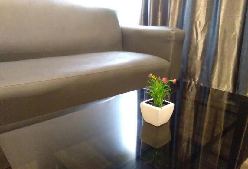 اتاق استاندارد سه نفره, Popular Condo เมืองทองธานี
