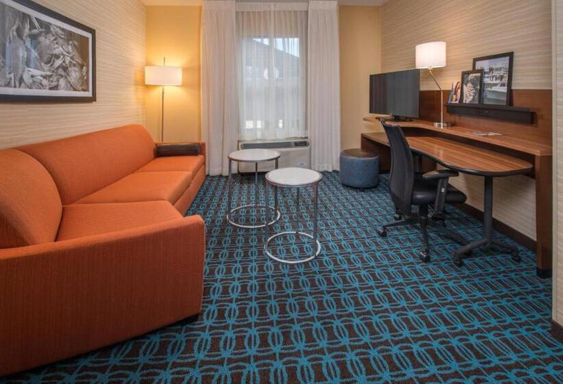 스위트 킹사이즈 침대, Fairfield Inn & Suites By Marriott Easton