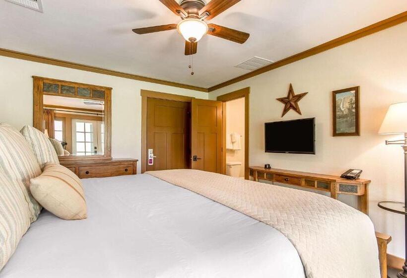 带大床的标准间, Sierra Sky Ranch, Ascend Hotel Collection