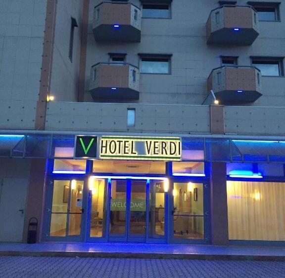 اتاق لوکس خانوادگی, Verdi