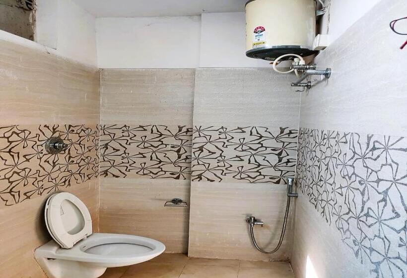 Номер Стандарт, Staymaker Madhuwan Heights