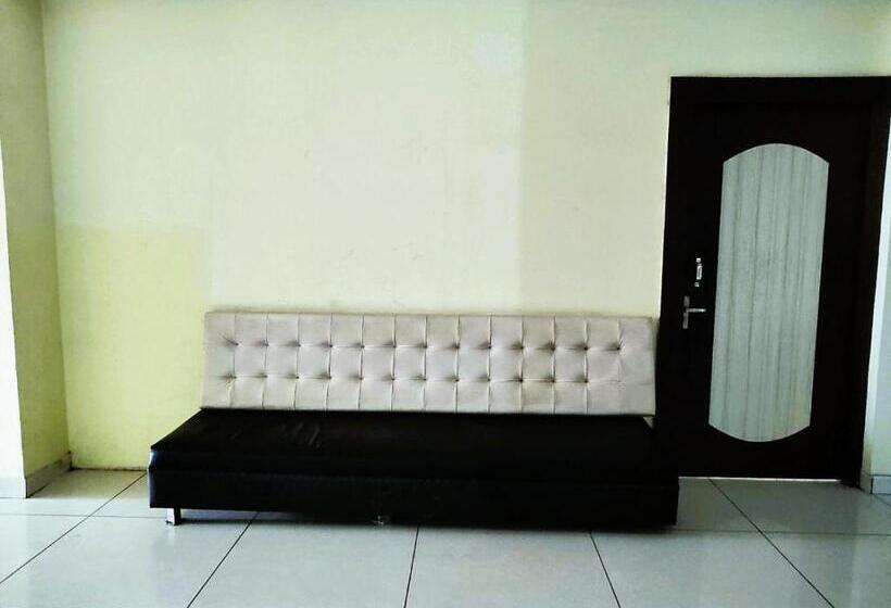 Номер Economy, Staymaker Madhuwan Heights