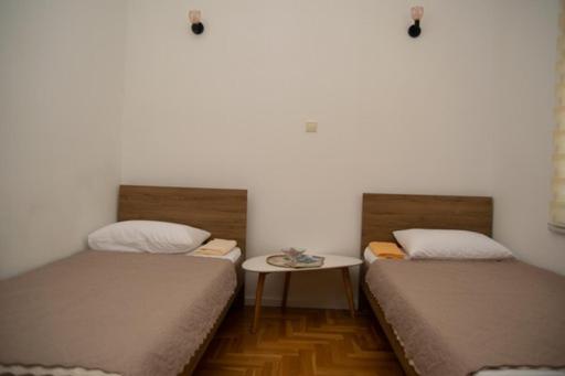 اتاق استاندارد, Sarah Apartments