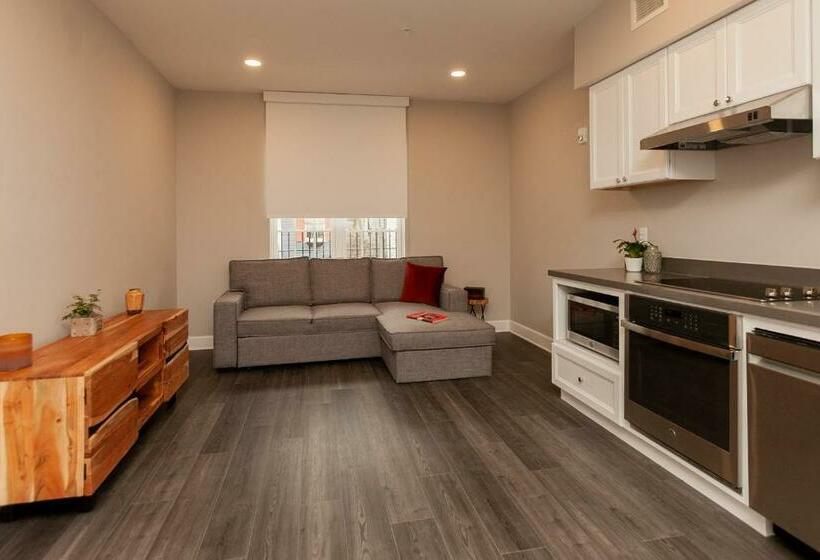 스탠다드 스튜디오, Bywater Suite