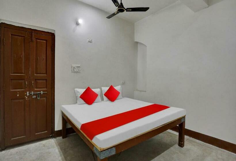 Трехместный Номер Классика, Spot On 81110 Ganga Darshan Guest House