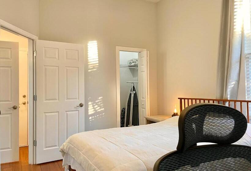Номер Deluxe, Lovely Guesthouse In The Up And Coming Springfield