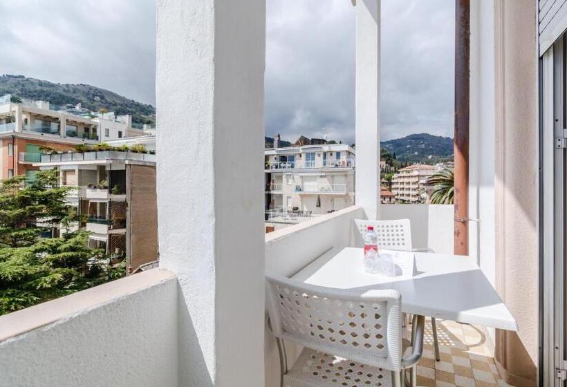اتاق استاندارد با بالکن, Hotiday Hotel Alassio