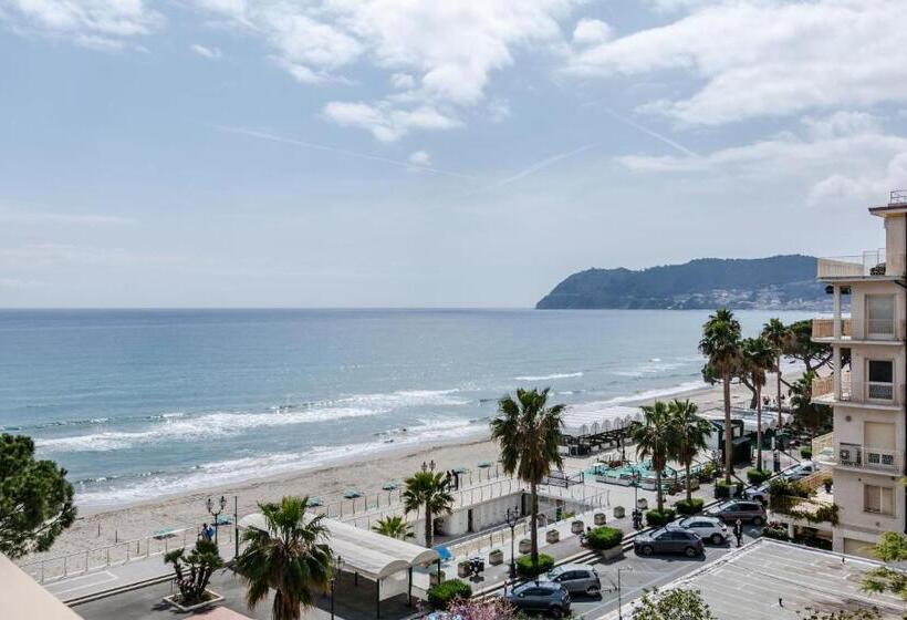 اتاق لوکس با چشم‌انداز دریا, Hotiday Hotel Alassio