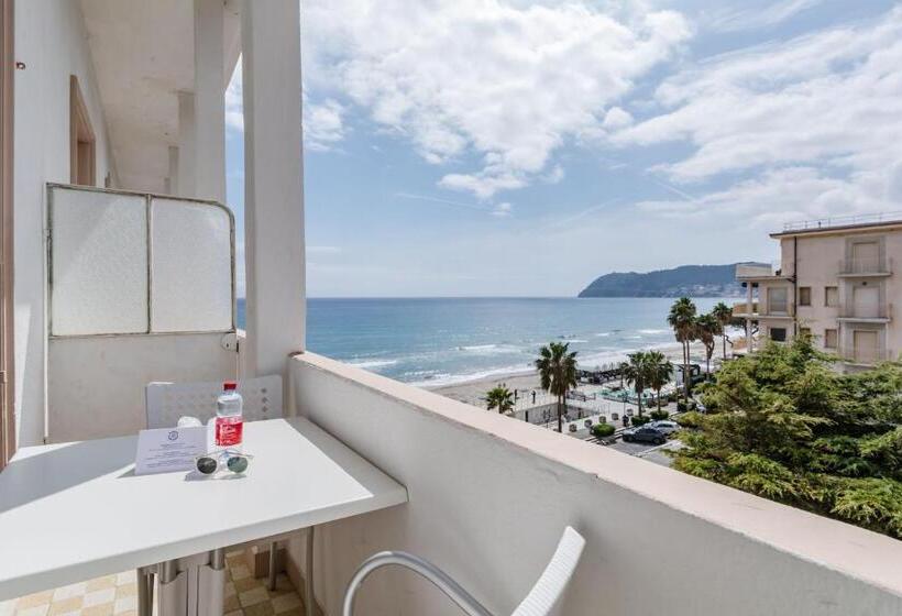اتاق لوکس با چشم‌انداز دریا, Hotiday Hotel Alassio