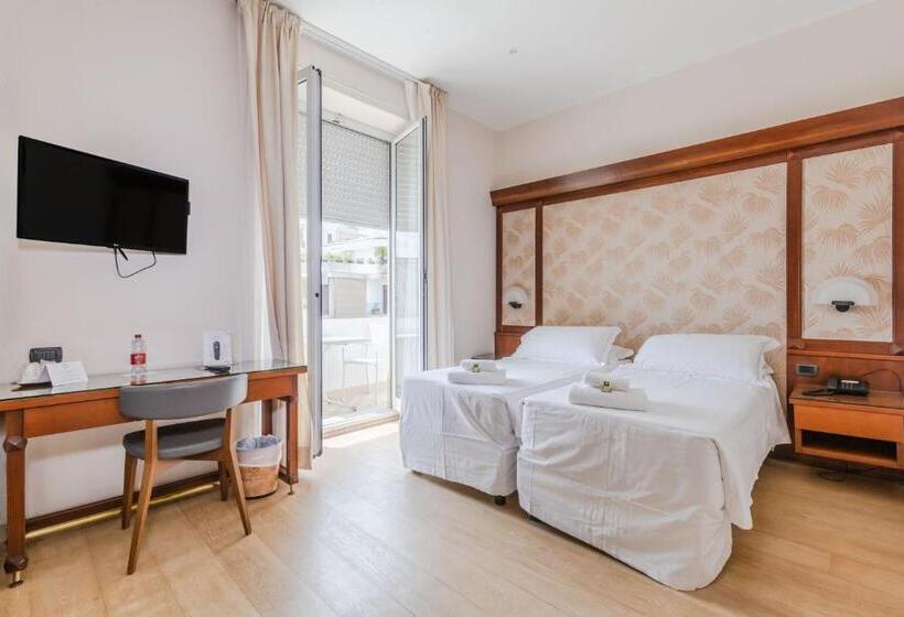 اتاق لوکس با چشم‌انداز دریا, Hotiday Hotel Alassio