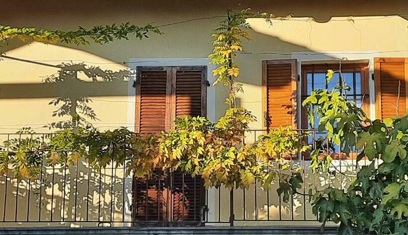 آپارتمان 1 خوابه با چشم‌انداز باغ, Il Giardino Del Gallo
