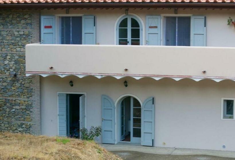 Трехместный Номер Стандарт с Балконом, Agriturismo Pian Del Pruno
