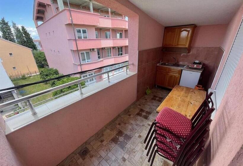 اتاق خانوادگی, Apartments Zeneva