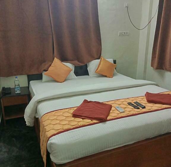 豪华房间, Ruthran Guest House