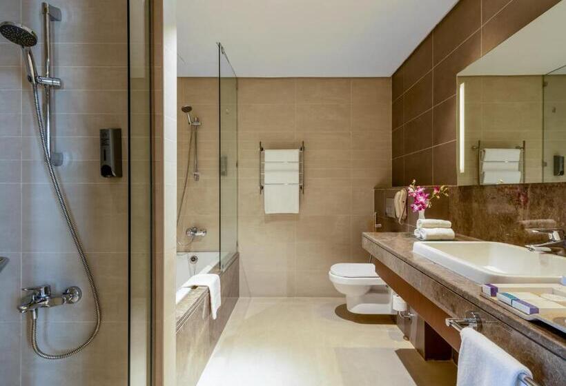 Люкс Deluxe 2 Спальни, Flora Al Barsha Hotel At The Mall