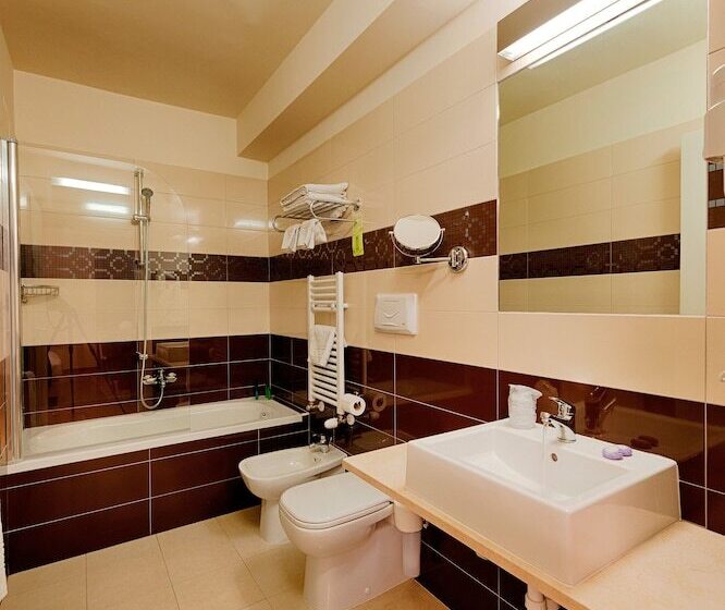 سوییت, Hb Aosta Hotel & Balcony Spa