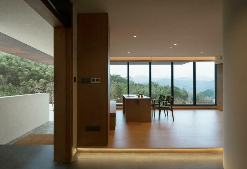 سوییت دوبلکس, Mountain And Autumn Homestay