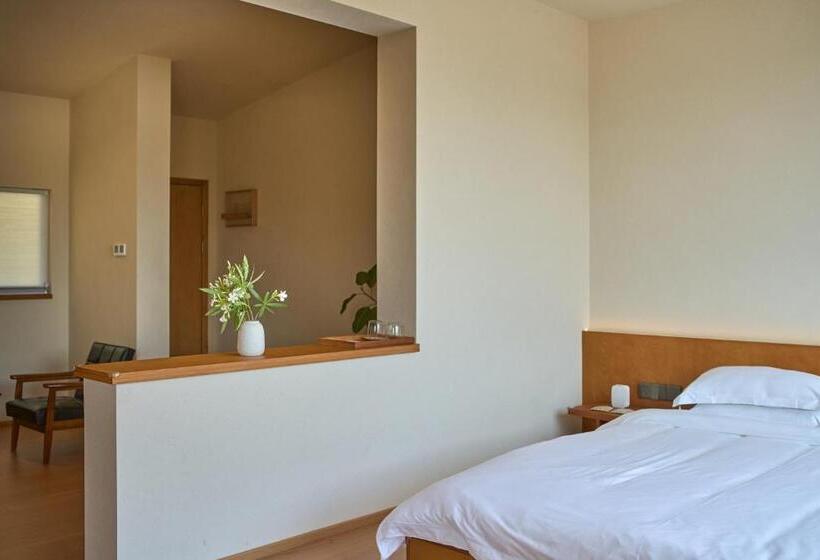 اتاق استاندارد با بالکن, Mountain And Autumn Homestay