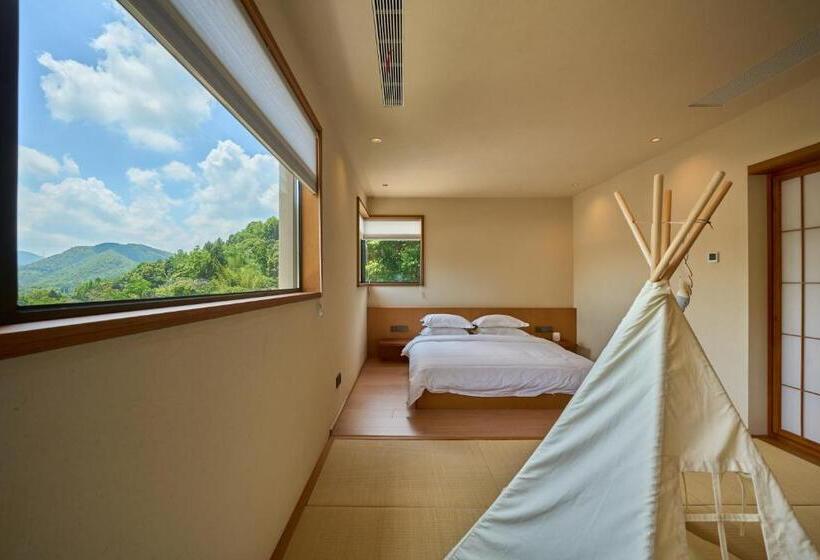 Suite with Terrace, Mountain And Autumn Homestay