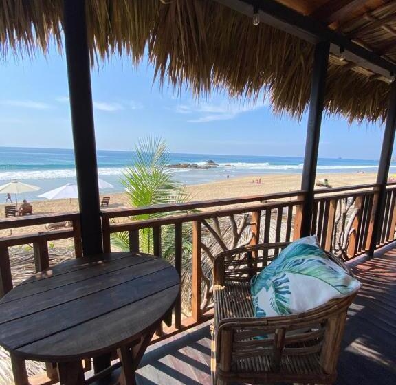 اتاق استاندارد با تخت بزرگ, Cafe Maya