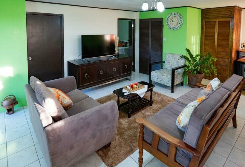اتاق لوکس با بالکن و چشم‌انداز دریا, Blu Vista Cottages