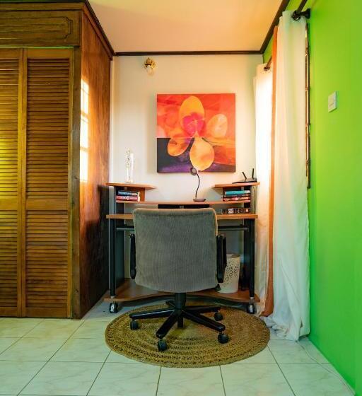 اتاق لوکس با بالکن و چشم‌انداز دریا, Blu Vista Cottages