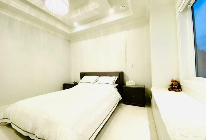 اتاق لوکس, Vancouver Shangrila House