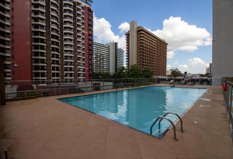 اتاق لوکس با بالکن, Garvey Park