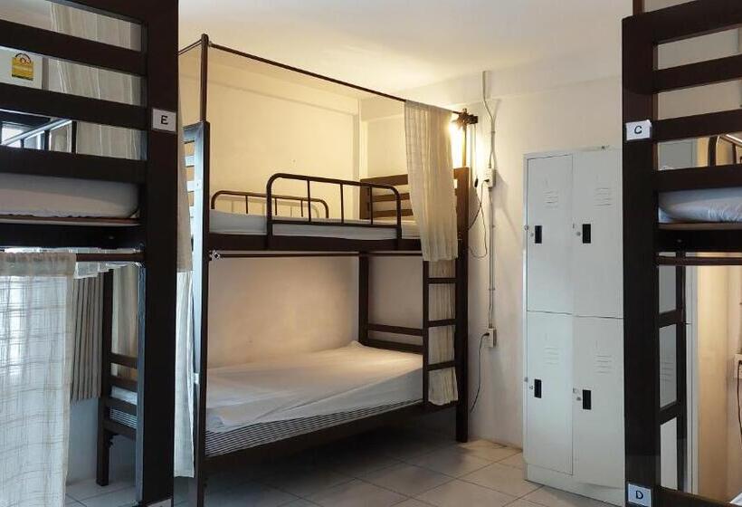 패밀리 룸 공용 욕실, Happynest Inspiring Hostel