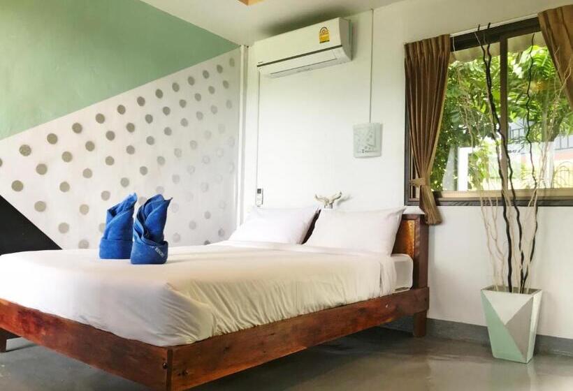 חדר סטנדרט עם מרפסת, Lanta Halabala Resort