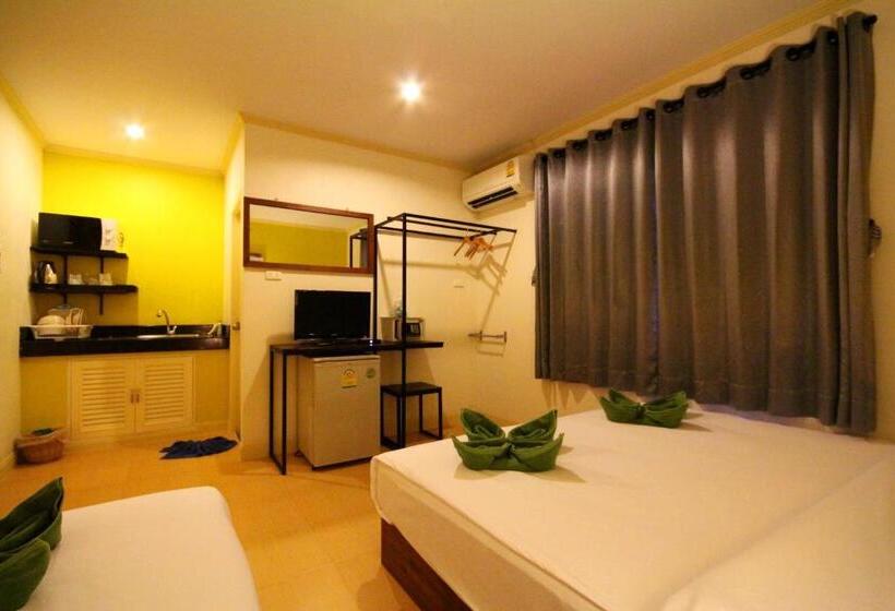 غرفة قياسية ثلاثية, Lemonade Boutique Inn