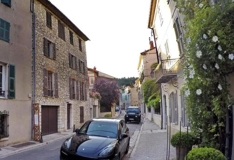 스탠다드 스튜디오 킹침대, Maison Carles Bnb