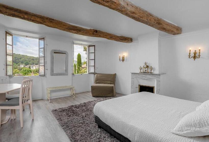 디럭스 스위트 킹 침대, Maison Carles Bnb