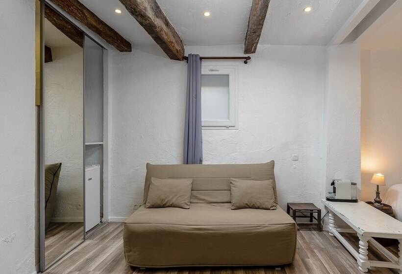클래식 스위트, Maison Carles Bnb