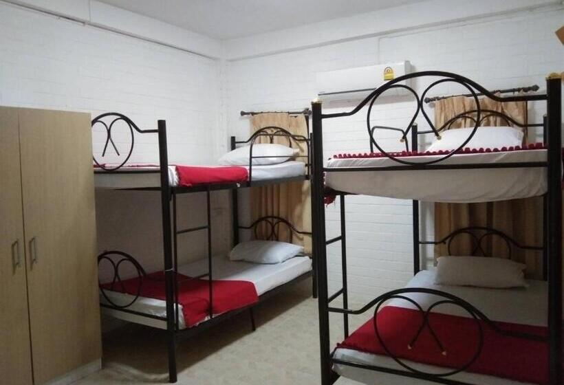 2间卧室的房子, Monkey Samui Hostel