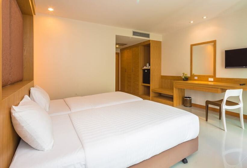 غرفة ديلوكس مزودة بشرفة, Sungthong Kamala Beach Resort