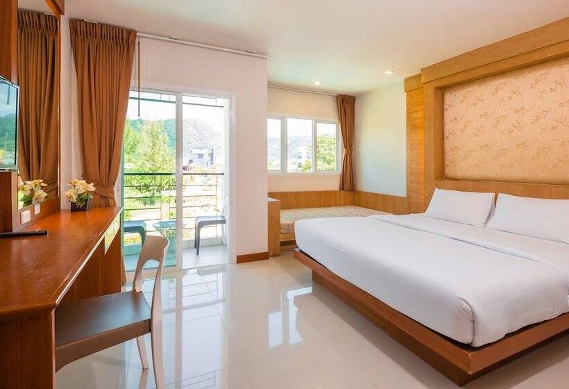 غرفة بريميوم مطلة على حمام السباحة, Sungthong Kamala Beach Resort