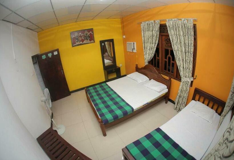 Номер Стандарт Совместная Ванная, Airport Tourist Hostel
