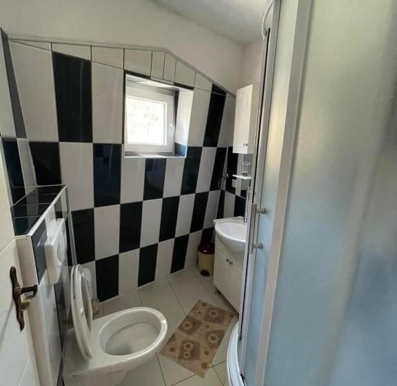 اتاق استاندارد, Motel Kula