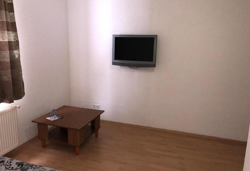 اتاق استاندارد سه نفره, Motel Kula