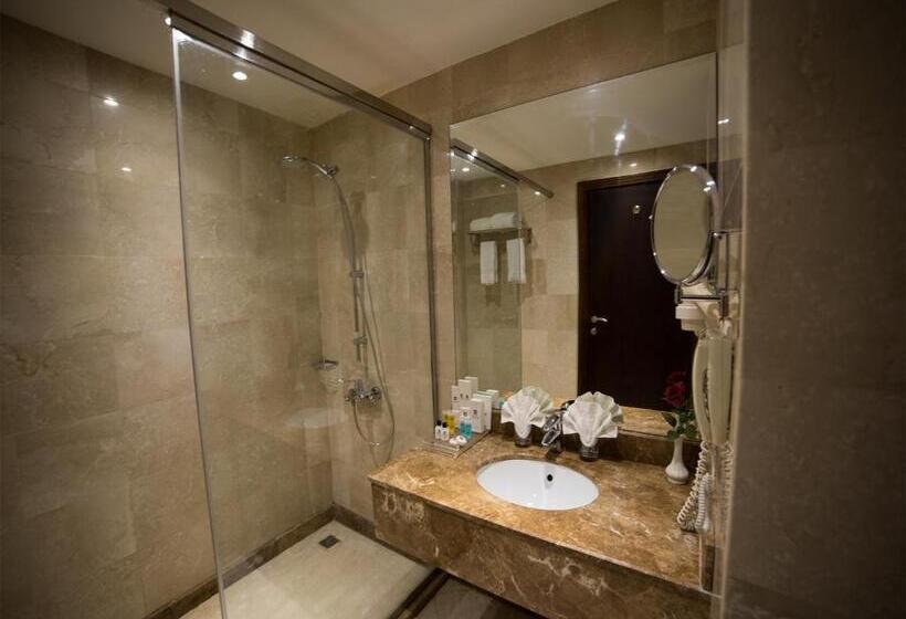 Люкс Real 2 Спальни, Al Safwah Hotel First Tower 1