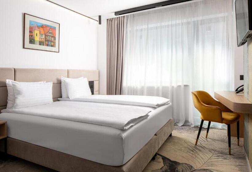 اتاق لوکس با چشم‌انداز شهر, Alexandrion Experience