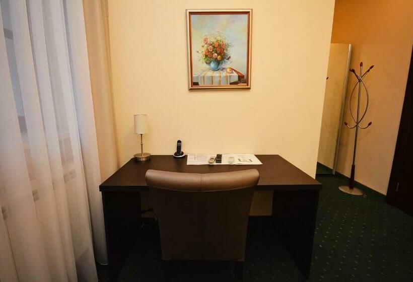 اتاق استاندارد, Kaštel