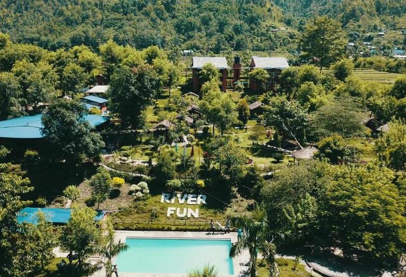 اتاق لوکس با بالکن, River Fun Beach Resort