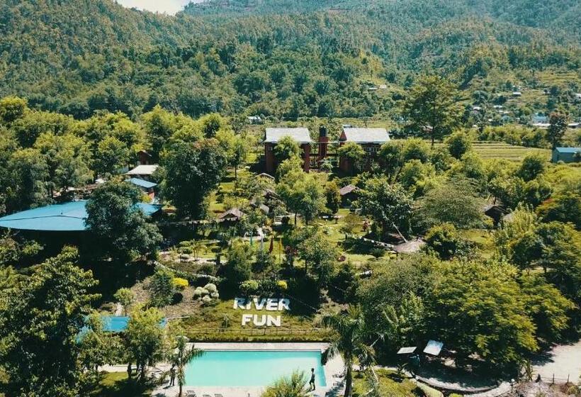 اتاق لوکس با بالکن, River Fun Beach Resort