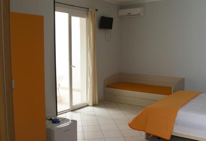 Номер Стандарт Трехместный, B&b L Angolo
