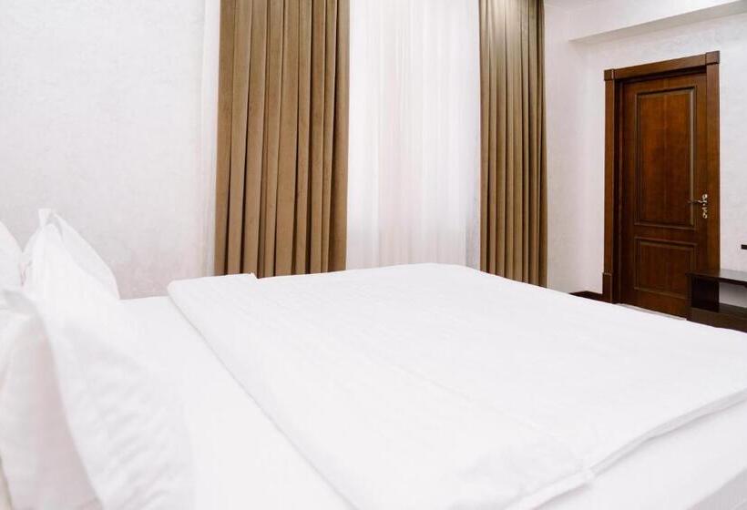 سوئیت با تخت بزرگ, Pga Hotel Free Shuttle To Airport
