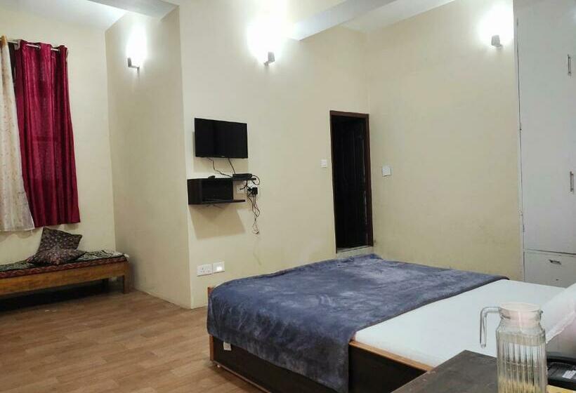 اتاق لوکس, Great Eastern Valley Residency