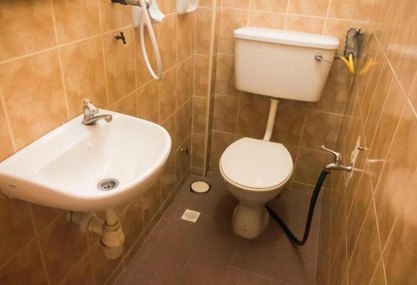 اتاق استاندارد چهار تخته, Anggerik Lodging